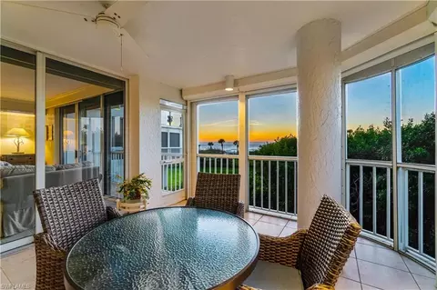 20 Seagate Dr #103, Naples, FL 34103