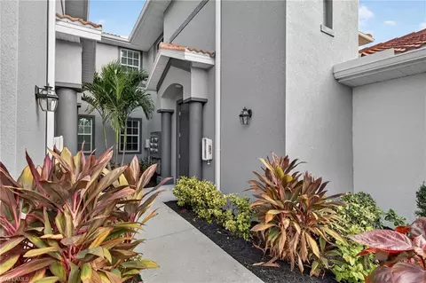 12041 Santaluz Dr #202, Fort Myers, FL 33913