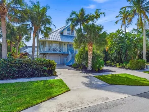 305 Colonial Ave, Marco Island, FL 34145