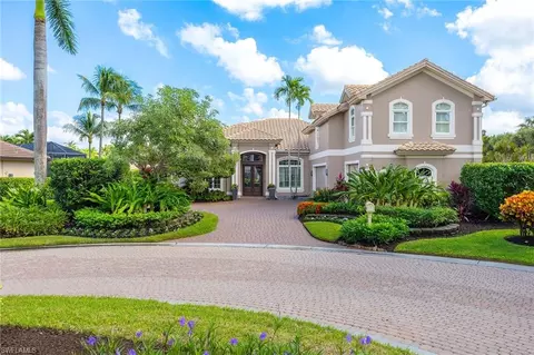 8752 Muirfield Dr, Naples, FL 34109