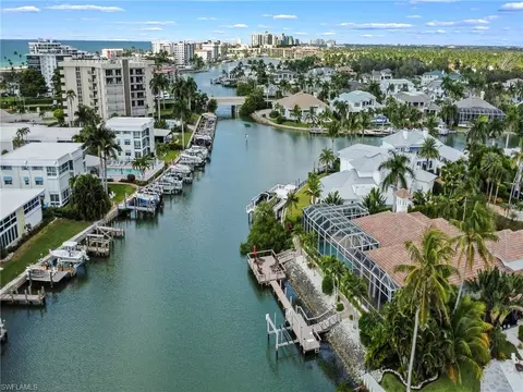 View/Area - 216 Spring Line Dr, Naples, FL 34102 photo 3 of 6