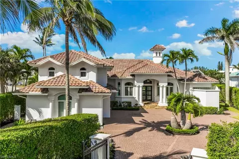 216 Spring Line Dr, Naples, FL 34102