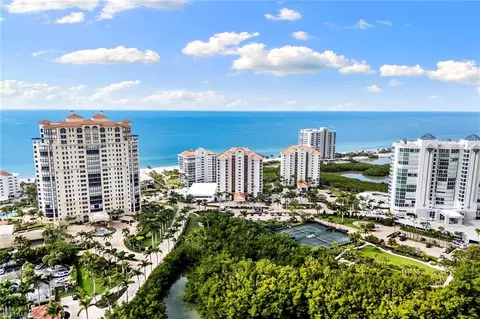 40 Seagate Dr #1204A, Naples, FL 34103