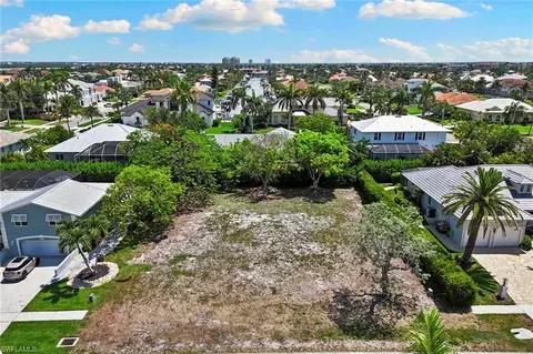 568 Tigertail Ct, Marco Island, FL 34145