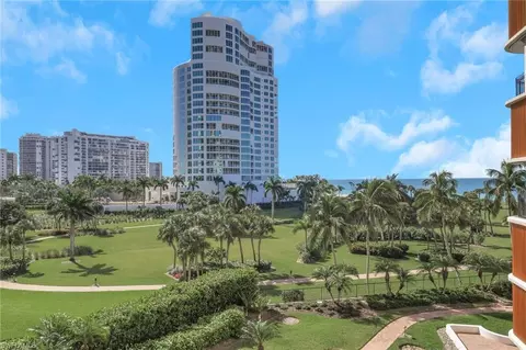 4251 Gulf Shore Blvd N #5B, Naples, FL 34103