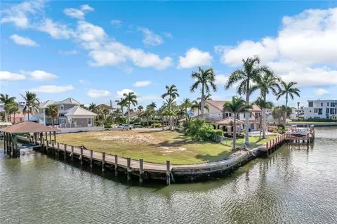 357 Germain Ave, Naples, FL 34108 photo 9