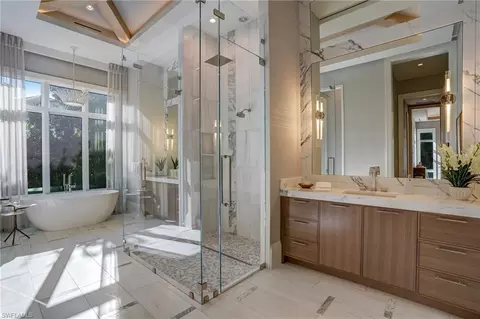 Bath - 436 Putter Point Ct, Naples, FL 34103 photo 2 of 8