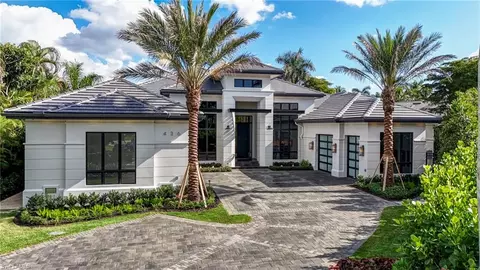 436 Putter Point Ct, Naples, FL 34103