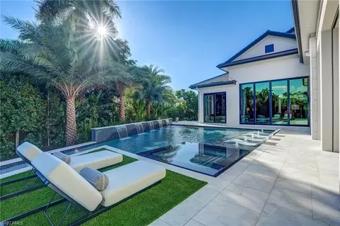 Exterior - 436 Putter Point Ct, Naples, FL 34103 photo 6 of 13