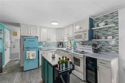 43 Enchanting Blvd #E43, Naples, FL 34112