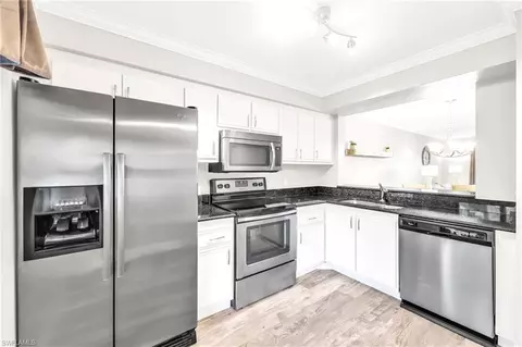 219 Fox Glen Dr #1105, Naples, FL 34104