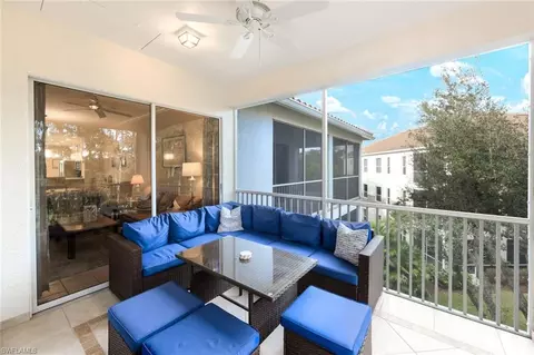 8267 Parkstone Pl #302, Naples, FL 34120