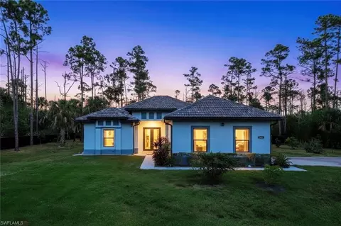 141 20th Ave NW, Naples, FL 34120