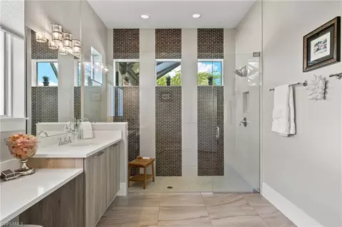 Bath - 14844 Dockside Ln, Naples, FL 34114 photo 2 of 6