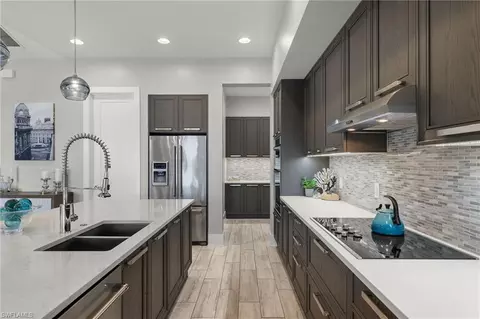Kitchen - 14844 Dockside Ln, Naples, FL 34114 photo 3 of 4