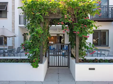 1030 3rd Ave S #208, Naples, FL 34102