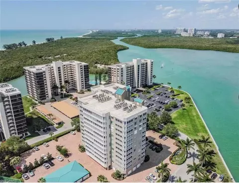 21 Bluebill Ave #1103, Naples, FL 34108