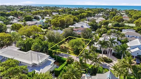 245 5th St N, Naples, FL 34102 photo 2