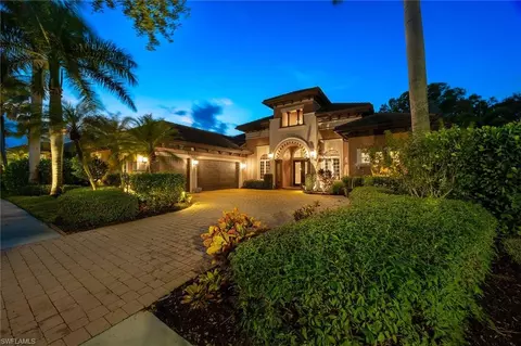 9034 Shenendoah Cir, Naples, FL 34113