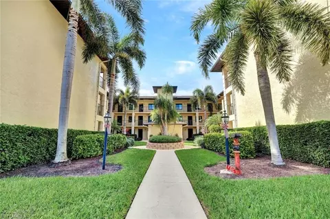 228 Fox Glen Dr #3203, Naples, FL 34104