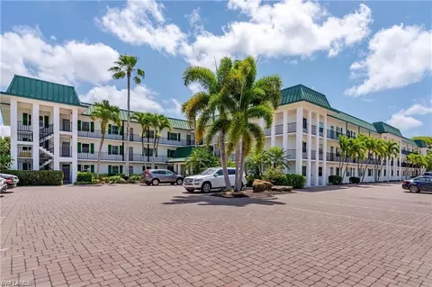 3030 Binnacle Dr #107, Naples, FL 34103