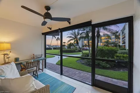 3200 Gulf Shore Blvd N #105, Naples, FL 34103