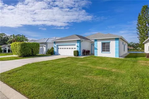 223 Stanhope Cir, Naples, FL 34104