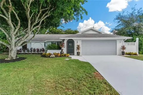 2481 Kings Lake Blvd, Naples, FL 34112