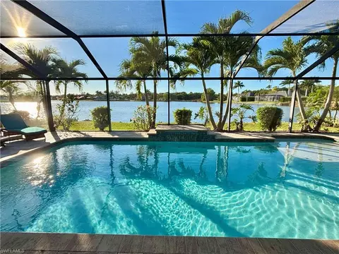 18013 Royal Tree Pkwy, Naples, FL 34114