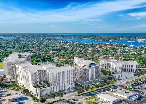 1925 Metropolitan Blvd #601, Naples, FL 34104