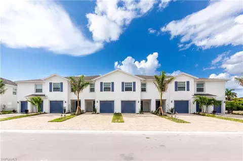 15319 Wildflower Cir, Naples, FL 34119