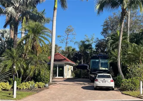 5003 Coach Ln, Naples, FL 34114 photo 3