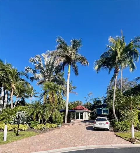 5003 Coach Ln, Naples, FL 34114