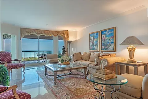 7117 Pelican Bay Blvd #1806, Naples, FL 34108
