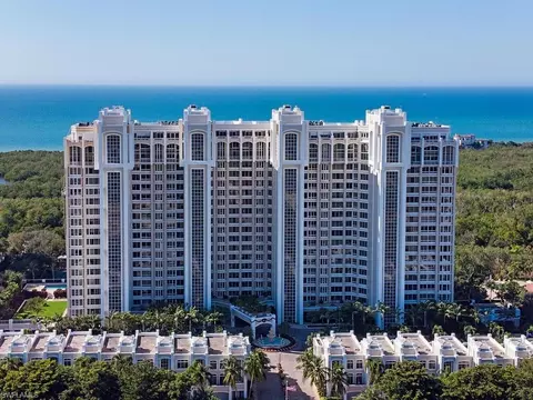 7117 Pelican Bay Blvd #1604, Naples, FL 34108