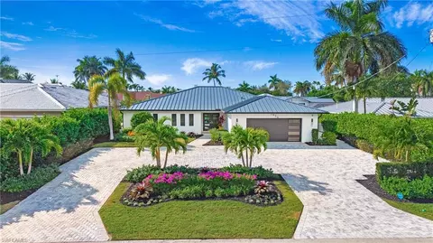 1650 Mullet Ct, Naples, FL 34102