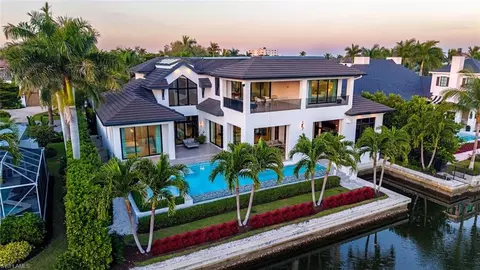 608 16th Ave S, Naples, FL 34102