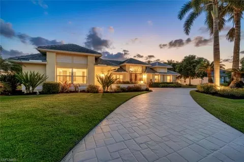 28415 Sombrero Dr, Bonita Springs, FL 34135