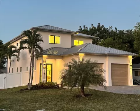 803 96th Ave N, Naples, FL 34108