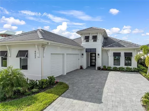 9653 Moonflower Ln, Naples, FL 34114