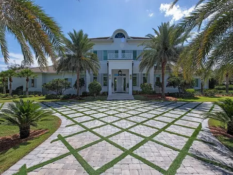 188 West St, Naples, FL 34108