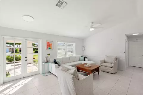 4523 Robin Ave, Naples, FL 34104