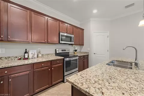 Kitchen - 9409 Glenforest Dr, Naples, FL 34120 photo 3 of 4