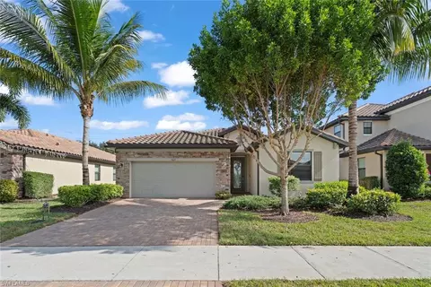 9409 Glenforest Dr, Naples, FL 34120