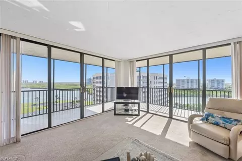 11 Bluebill Ave #1006, Naples, FL 34108