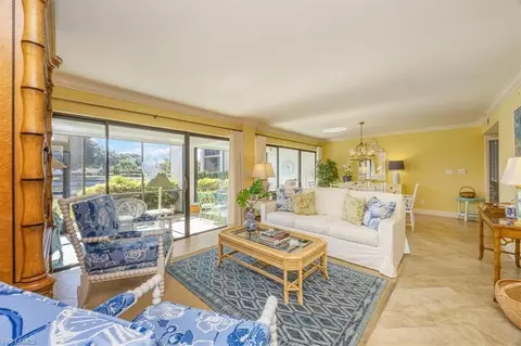 544 Retreat Dr #101, Naples, FL 34110