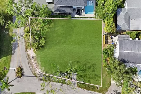 1165 8th Ter N, Naples, FL 34102