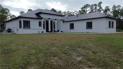 570 31st St NW, Naples, FL 34120