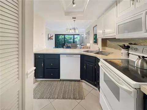 600 Neapolitan Way #342, Naples, FL 34103