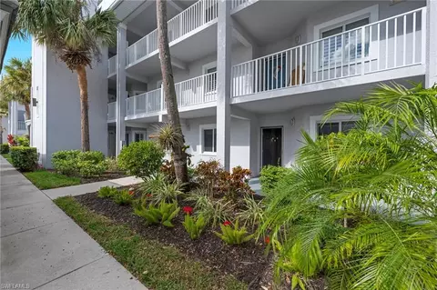 7831 Regal Heron Cir #105, Naples, FL 34104